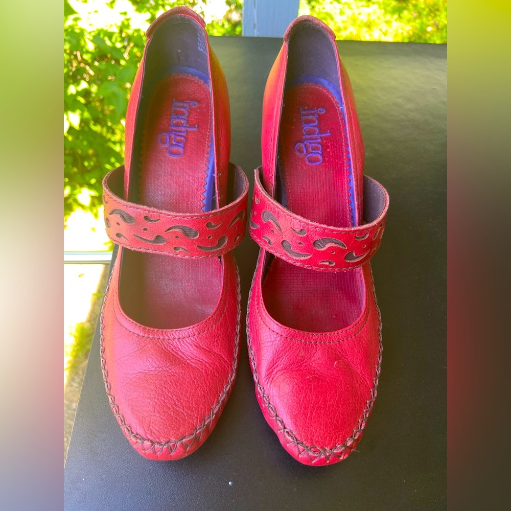 Adorable and chic red heels